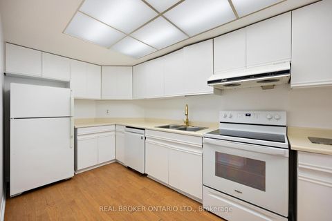 Photo 10 at 206A - 280 Simcoe Street, Chinatown, Toronto