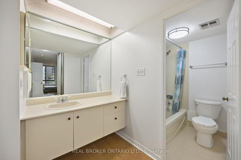 Photo 15 at 206A - 280 Simcoe Street, Chinatown, Toronto
