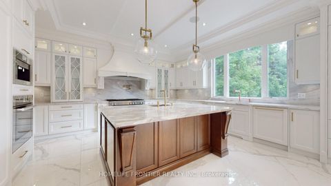 Photo 8 at 73 Lord Seaton Road, Windfields, Toronto