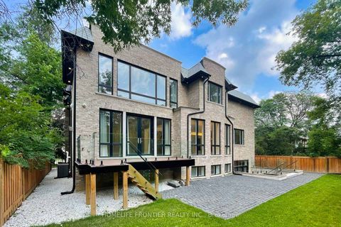 Photo 27 at 73 Lord Seaton Road, Windfields, Toronto