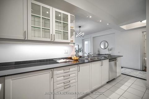 Photo 12 at 811 - 18 William Carson Crescent, Windfields, Toronto