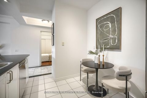 Photo 13 at 811 - 18 William Carson Crescent, Windfields, Toronto
