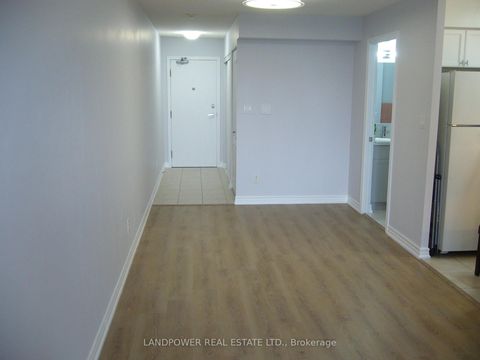 Photo 2 at 713 - 1 Rean Drive, Bayview Village, Toronto