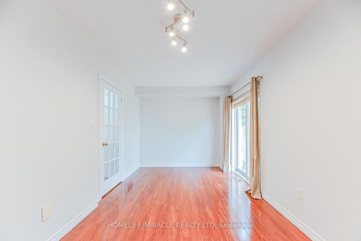 Photo 7 at 40 Janda Court, Clairville, Toronto