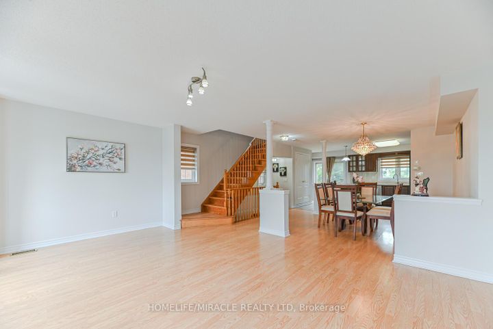 Photo 19 at 40 Janda Court, Clairville, Toronto