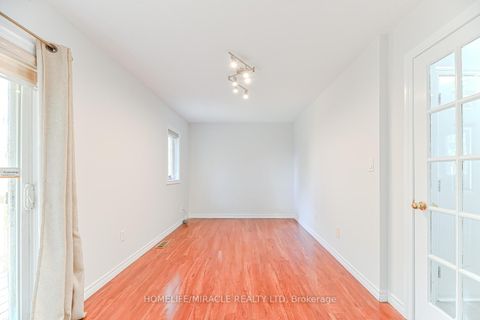 Photo 5 at 40 Janda Court, Clairville, Toronto