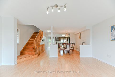 Photo 18 at 40 Janda Court, Clairville, Toronto