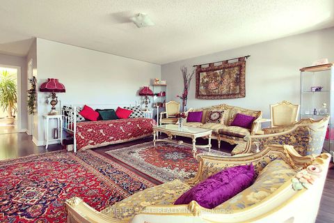 Photo 14 at 12 Indigo Street, Rouge Woods, Richmond Hill