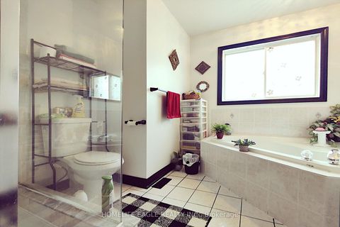 Photo 16 at 12 Indigo Street, Rouge Woods, Richmond Hill