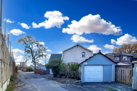 Photo 36 at 66 Mahoney Avenue, Mount Dennis, Toronto