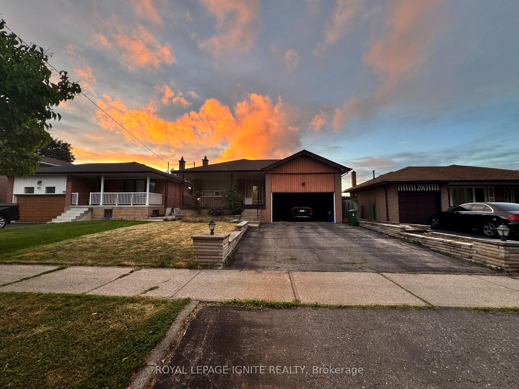 329 Jeffcoat Drive, Clairville, Toronto 