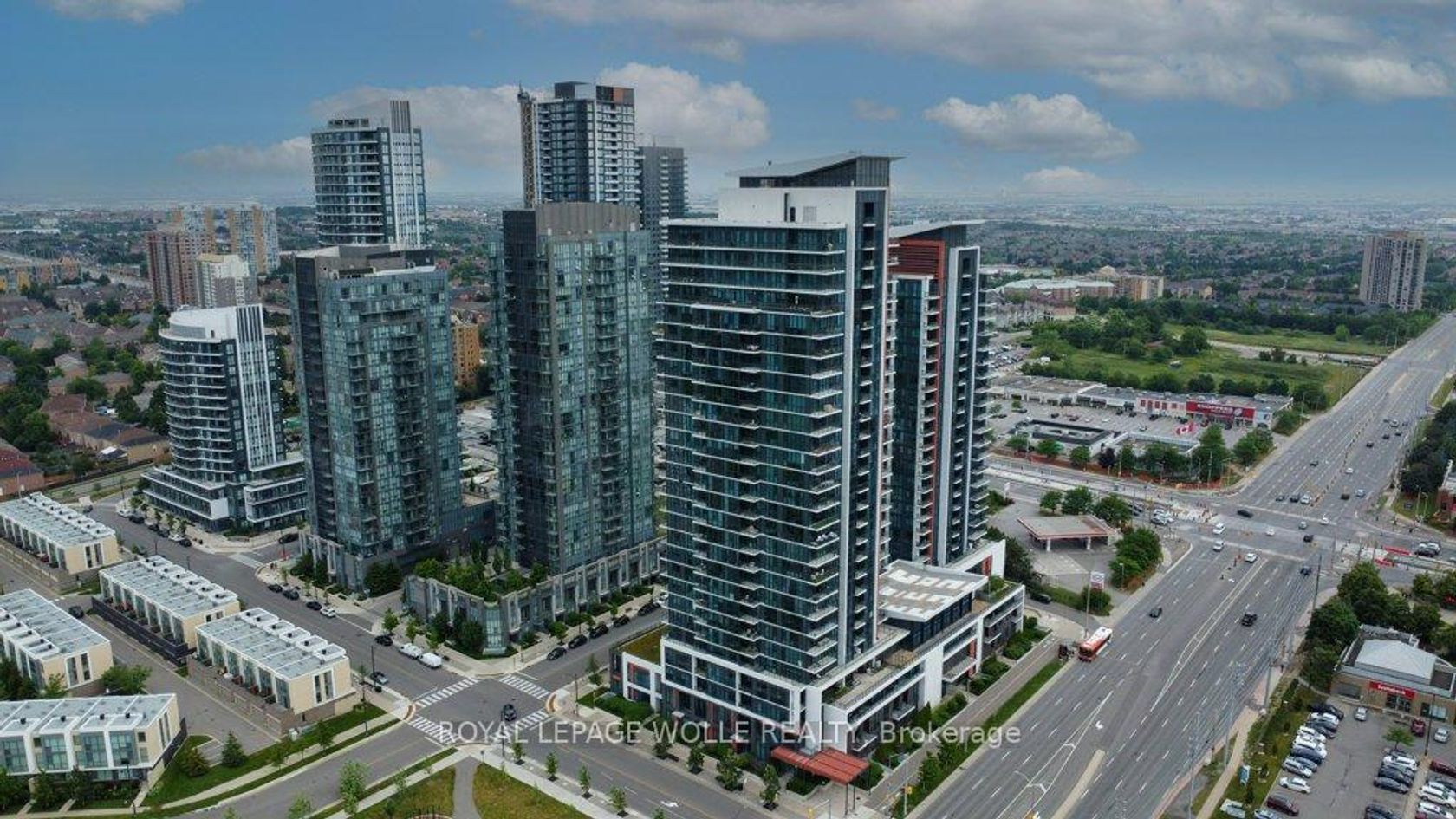 1601 - 75 Eglinton Avenue W, Hurontario, Mississauga 