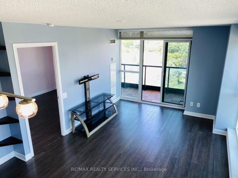 Photo 10 at 824 - 525 Wilson Avenue, Clanton Park, Toronto