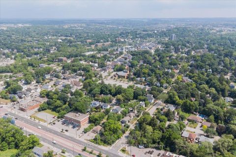 Photo 4 at 379 Simcoe Street, Central Newmarket, Newmarket