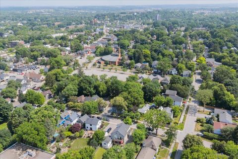 Photo 6 at 379 Simcoe Street, Central Newmarket, Newmarket