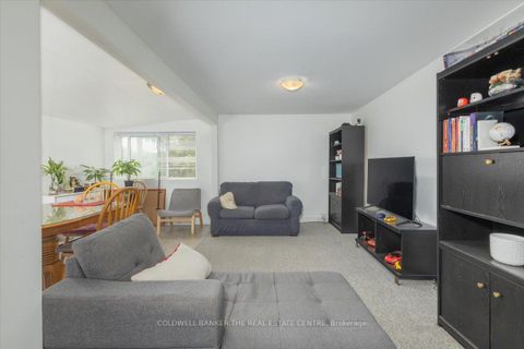 Photo 19 at 379 Simcoe Street, Central Newmarket, Newmarket