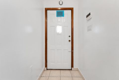 Photo 5 at 76 Lawnside Drive, Rustic, Toronto