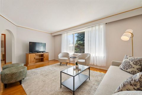 Photo 11 at 76 Lawnside Drive, Rustic, Toronto