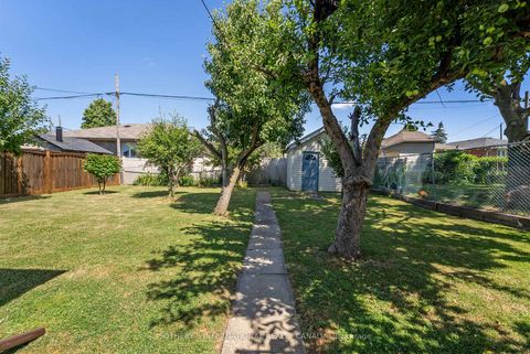 Photo 36 at 76 Lawnside Drive, Rustic, Toronto