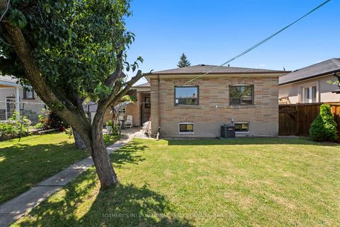Photo 40 at 76 Lawnside Drive, Rustic, Toronto