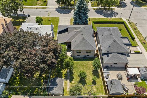 Photo 47 at 76 Lawnside Drive, Rustic, Toronto
