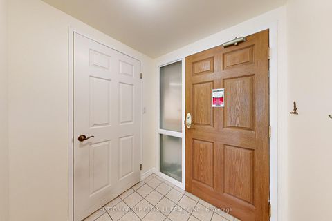 Photo 2 at 611 - 115 Bonis Avenue, Sullivan, Toronto
