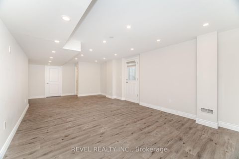 Photo 35 at 3304 Vernon Powell Drive, GO Glenorchy, Oakville