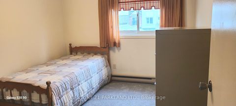 Photo 1 at 42 Antibes Drive, Branson, Toronto