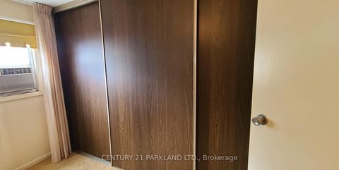 Photo 3 at 42 Antibes Drive, Branson, Toronto