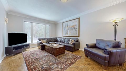 Photo 1 at 52 Leacock Crescent, Don Mills, Toronto