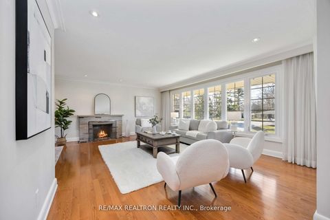 Photo 7 at 16 Aylesbury Road, Rosethorn, Toronto