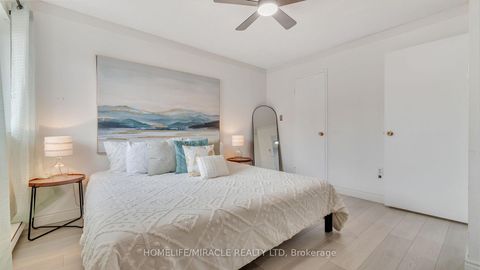 Photo 2 at 54 - 91 Muir Drive, Scarborough Village, Toronto