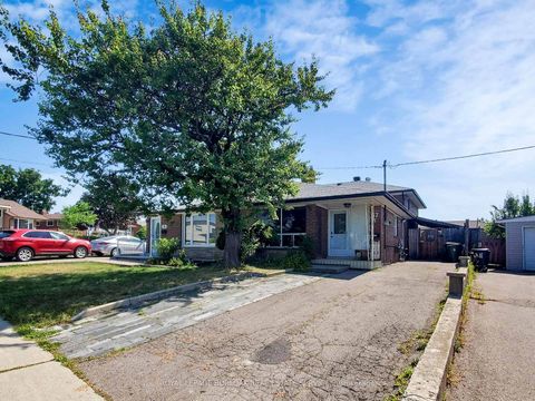 Photo 1 at 37 Hucknall Road, York University Heights, Toronto