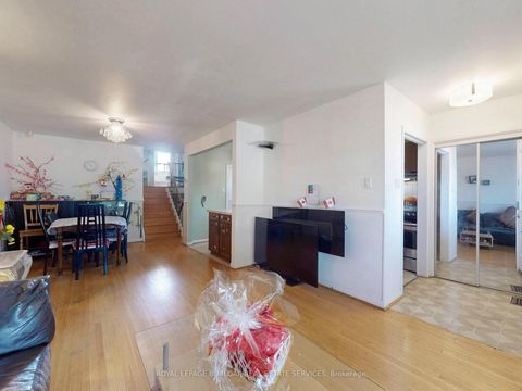 Photo 6 at 37 Hucknall Road, York University Heights, Toronto