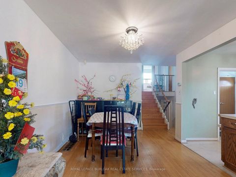 Photo 13 at 37 Hucknall Road, York University Heights, Toronto
