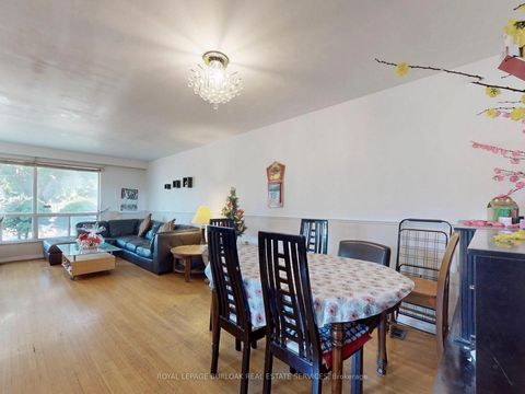 Photo 14 at 37 Hucknall Road, York University Heights, Toronto
