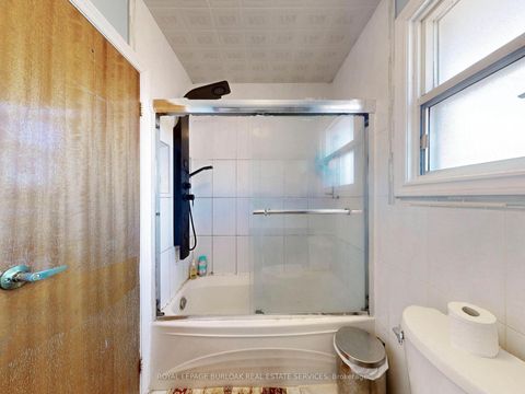 Photo 18 at 37 Hucknall Road, York University Heights, Toronto