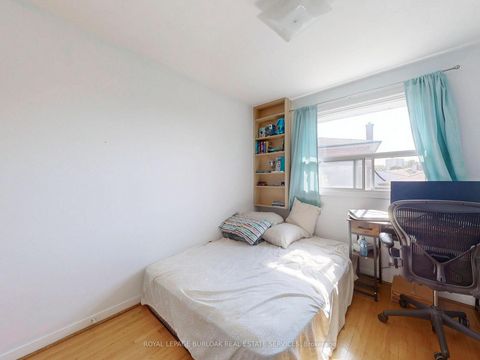 Photo 20 at 37 Hucknall Road, York University Heights, Toronto