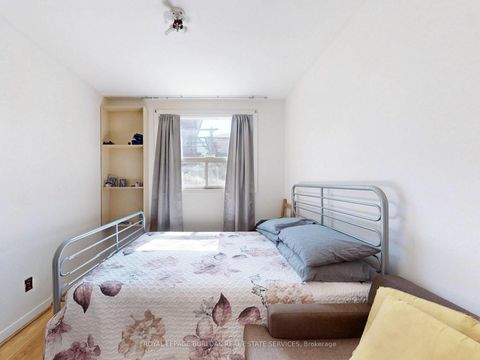 Photo 25 at 37 Hucknall Road, York University Heights, Toronto
