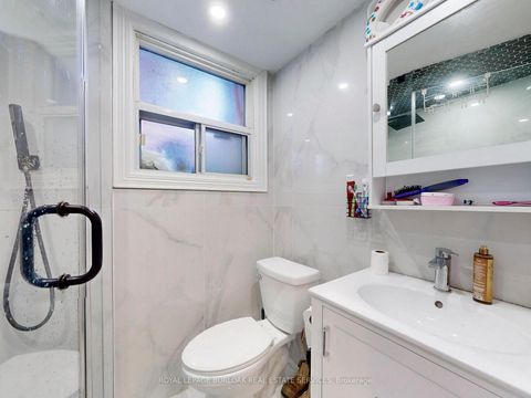 Photo 27 at 37 Hucknall Road, York University Heights, Toronto