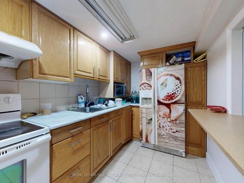 Photo 32 at 37 Hucknall Road, York University Heights, Toronto