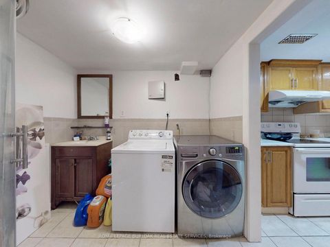 Photo 37 at 37 Hucknall Road, York University Heights, Toronto