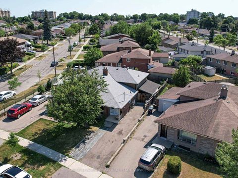 Photo 46 at 37 Hucknall Road, York University Heights, Toronto