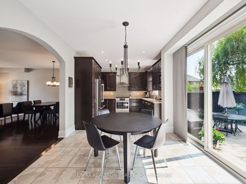 Photo 4 at 10 Glade Drive, Oak Ridges, Richmond Hill
