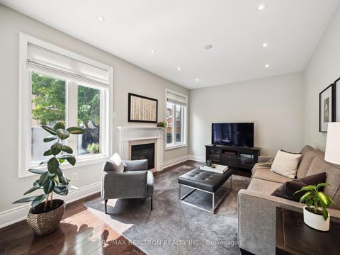 Photo 9 at 10 Glade Drive, Oak Ridges, Richmond Hill