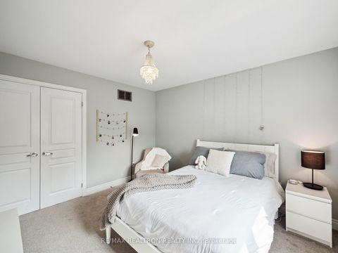 Photo 22 at 10 Glade Drive, Oak Ridges, Richmond Hill