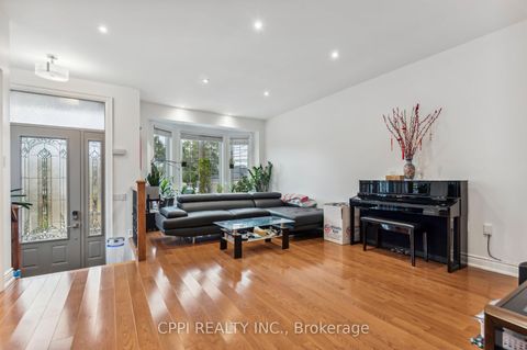 Photo 1 at 2C Bexley Crescent, Smythe, Toronto