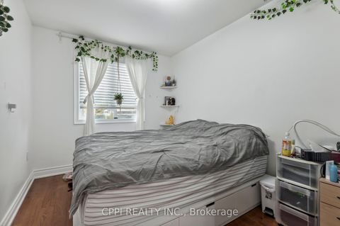 Photo 5 at 2C Bexley Crescent, Smythe, Toronto