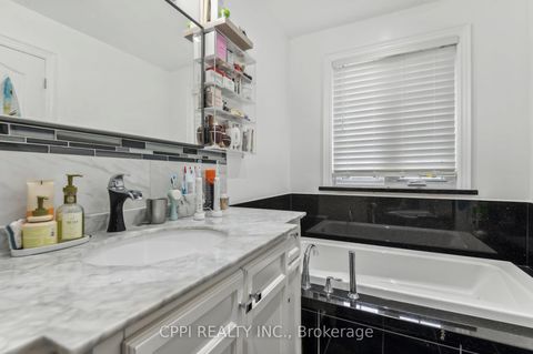Photo 10 at 2C Bexley Crescent, Smythe, Toronto