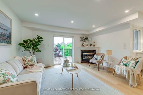 Photo 16 at 2246 Fairbairn Court, WT West Oak Trails, Oakville